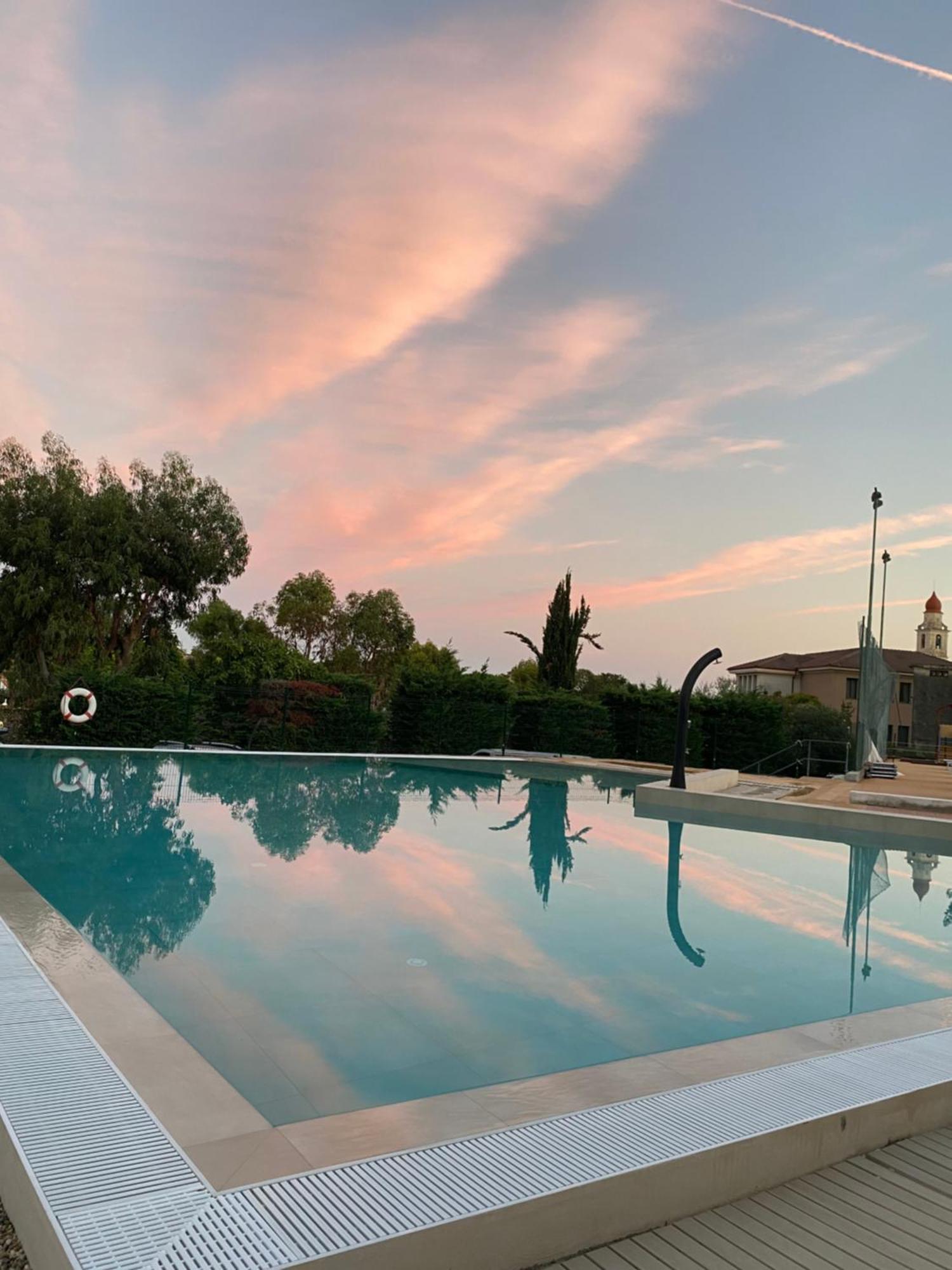 Il Borgo Della Rovere San Bartolomeo Al Mare Exterior photo