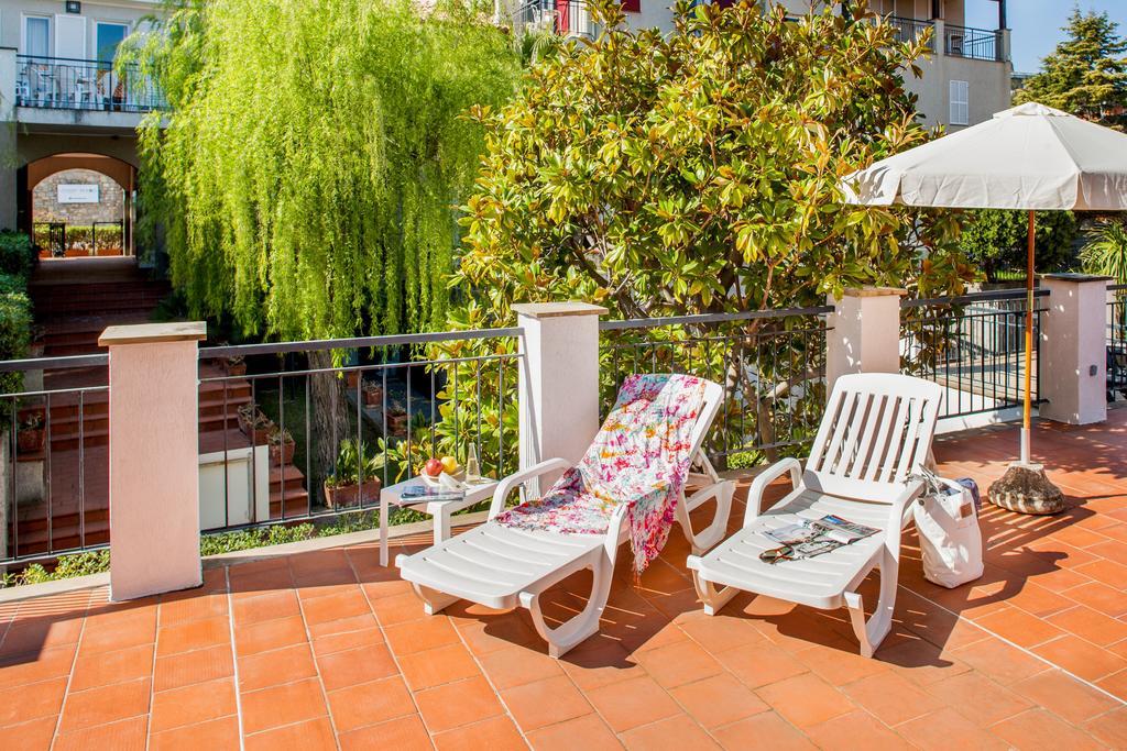 Il Borgo Della Rovere San Bartolomeo Al Mare Exterior photo
