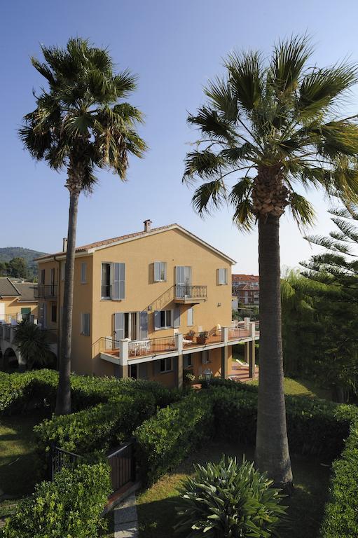 Il Borgo Della Rovere San Bartolomeo Al Mare Exterior photo