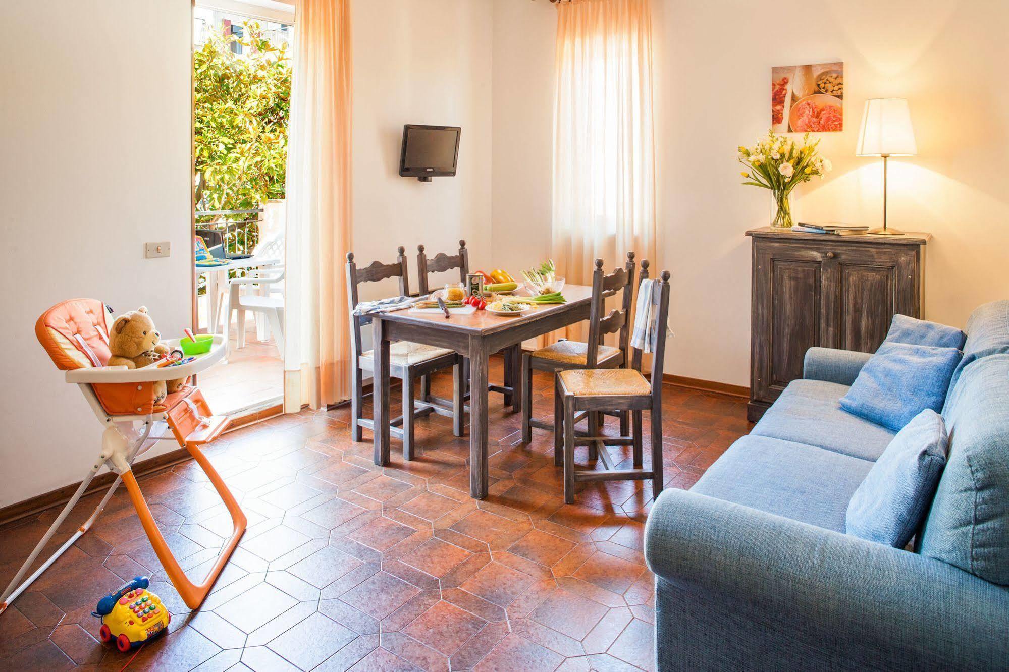 Il Borgo Della Rovere San Bartolomeo Al Mare Exterior photo